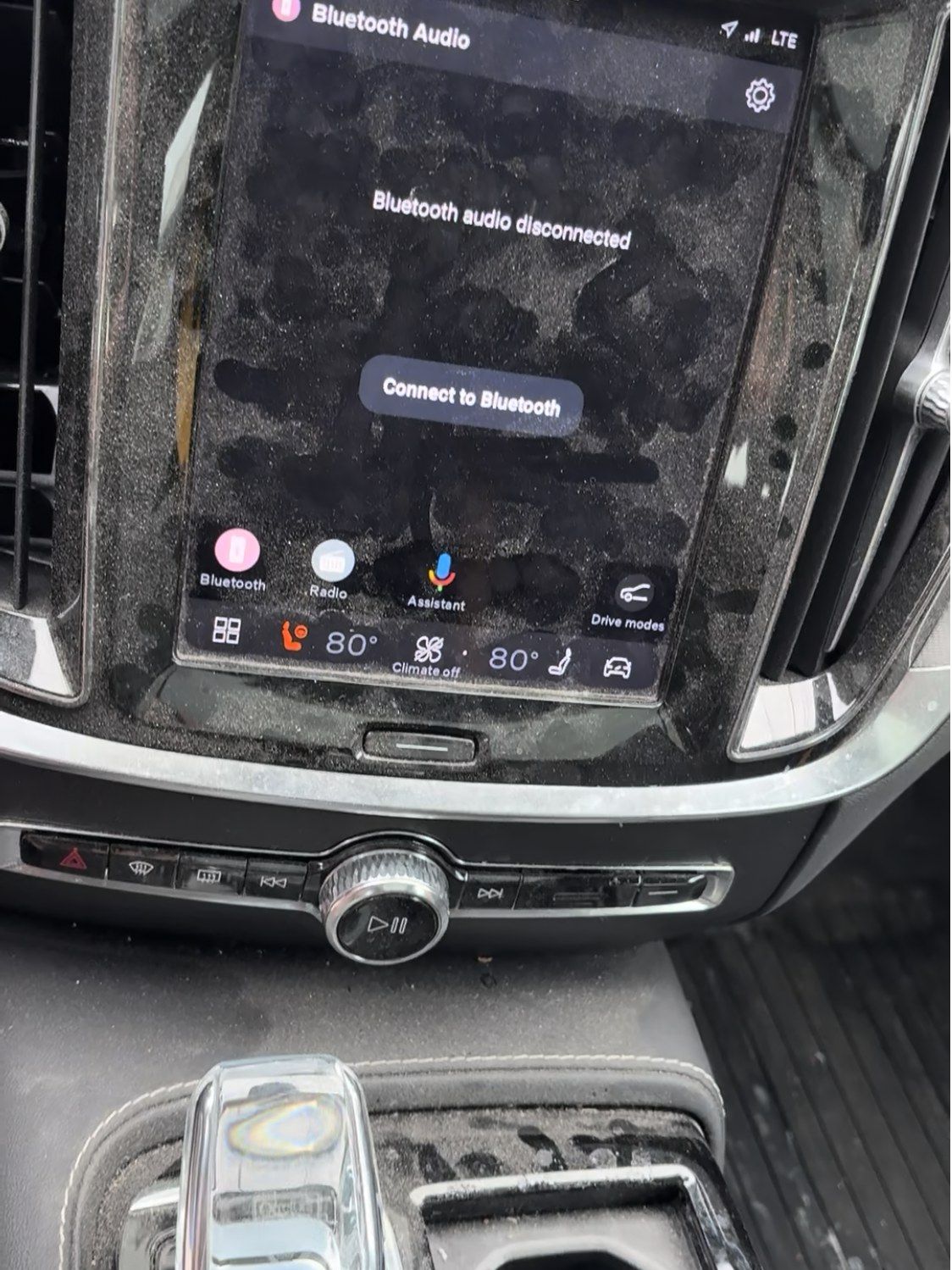 Volvo screen and console, before