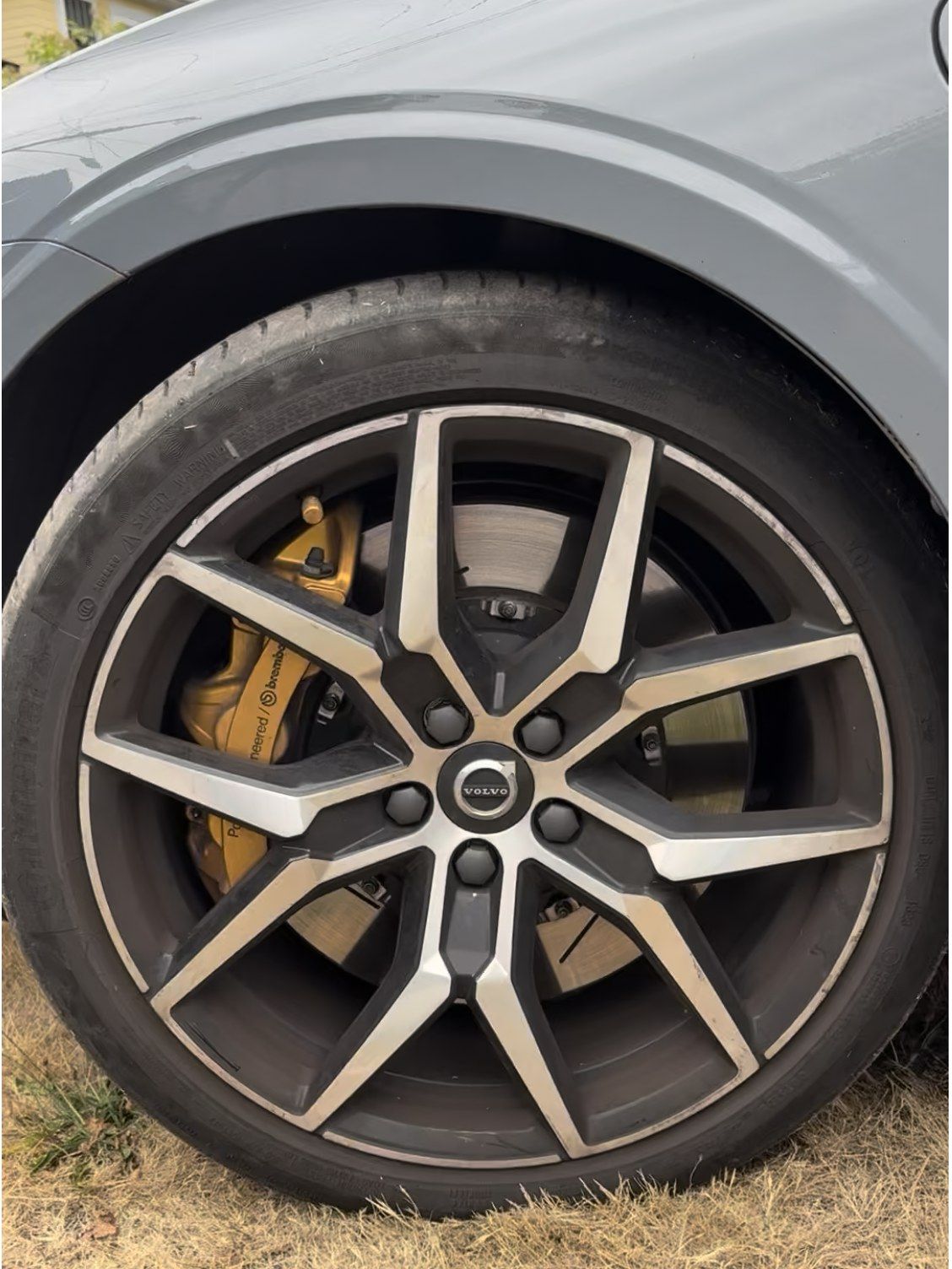 Volvo wheel and tire, before